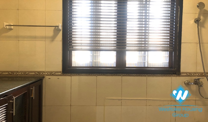4 bedroom unfurnished house for rent near Unis